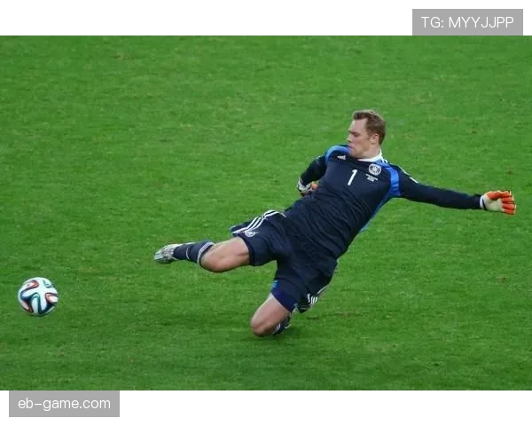 诺伊尔出击风格